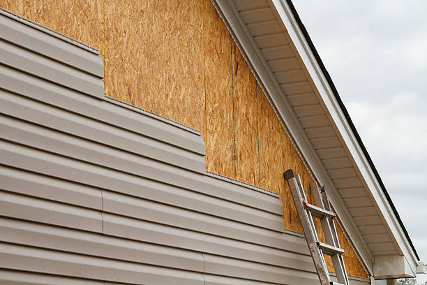 Professional Fiber Cement Siding technician working in Monrovia, MD
